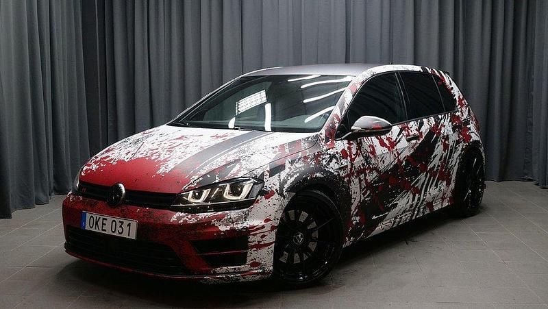 Blå Begagnad 2016 VW Golf VII R Halvkombi | 319 000 kr - Bild 1/4