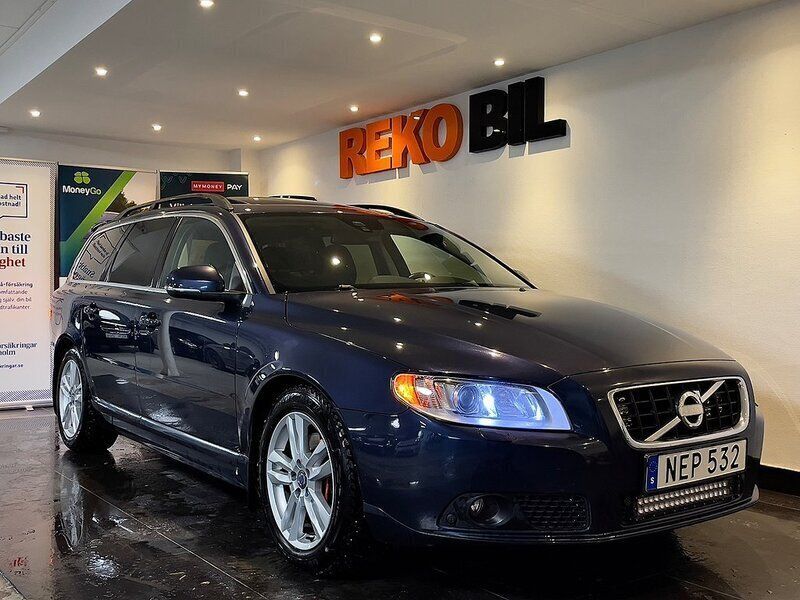 Blå Begagnad 2012 Volvo V70 Momentum Kombi | 99 800 kr (Marknadspris) - Bild 1/4