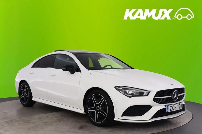 Vit Begagnad 2023 Mercedes CLA200 AMG Sportkupé | 344 800 kr (Marknadspris) - Bild 1/4