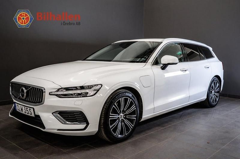 Vit Begagnad 2022 Volvo V60 Inscription Kombi | 289 000 kr - Bild 1/4