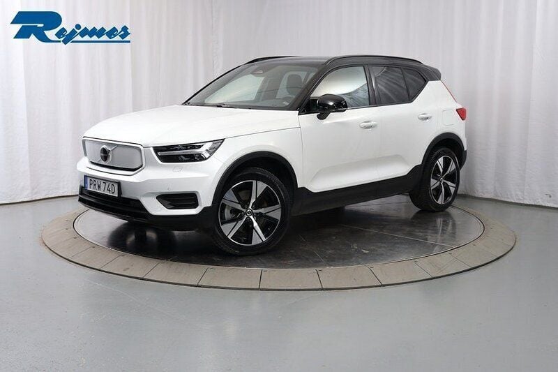 Vit Begagnad 2022 Volvo XC40 Core SUV | 339 900 kr - Bild 1/4