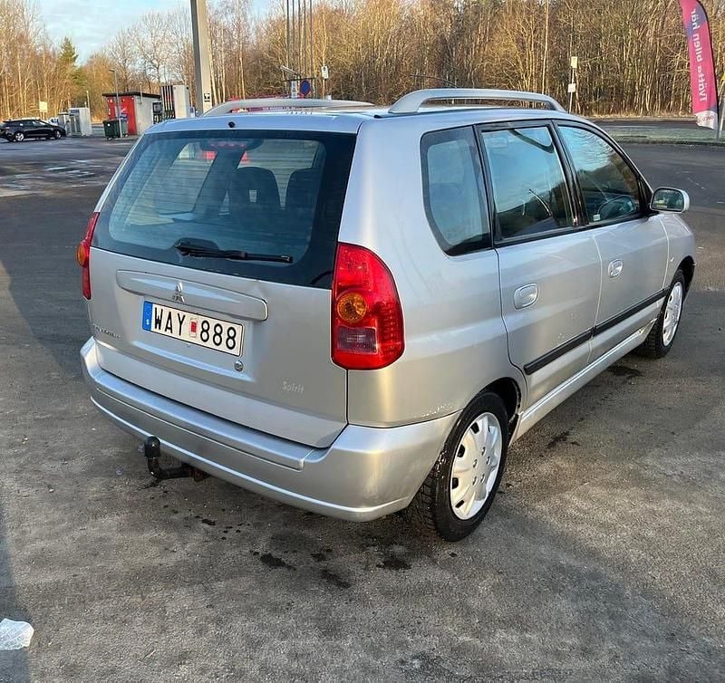 Begagnad Mitsubishi Space Star 111 HK (81 kW) 2004 Minibuss