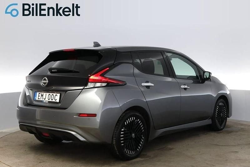 Begagnad Nissan Leaf 360º 110 kW (150 HK) 2022 Grå Halvkombi