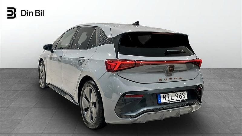 Begagnad Cupra Born 169 kW (231 HK) 2023 Vapor grey Halvkombi