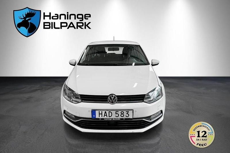 Begagnad VW Polo 90 HK (66 kW) 2015 Vit Halvkombi