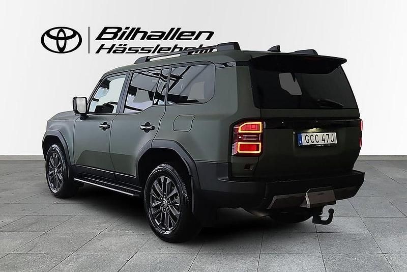 Begagnad Toyota Land Cruiser 207 HK (152 kW) 2024 Svart SUV