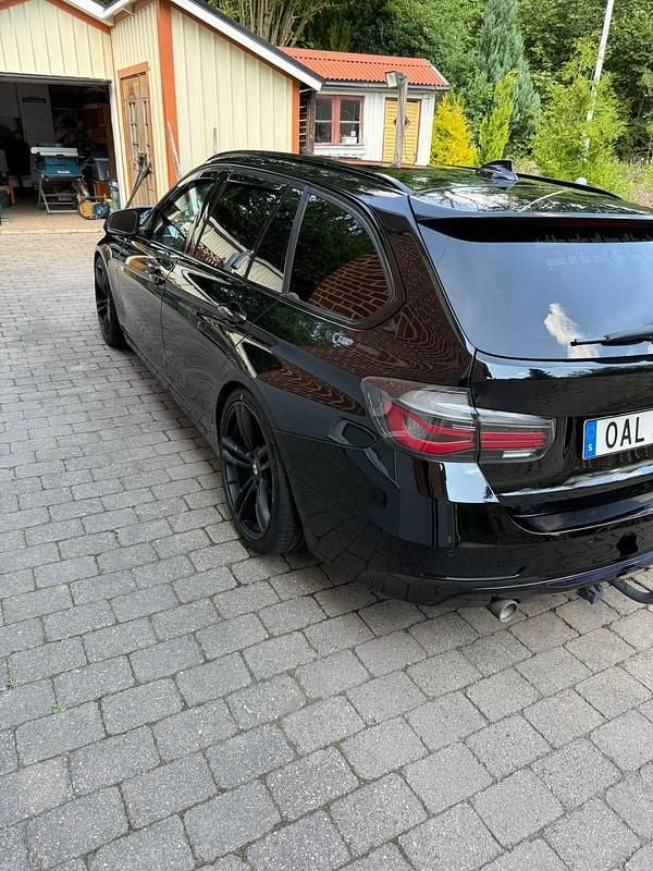 Begagnad BMW 320 184 HK (135 kW) 2014 Kombi