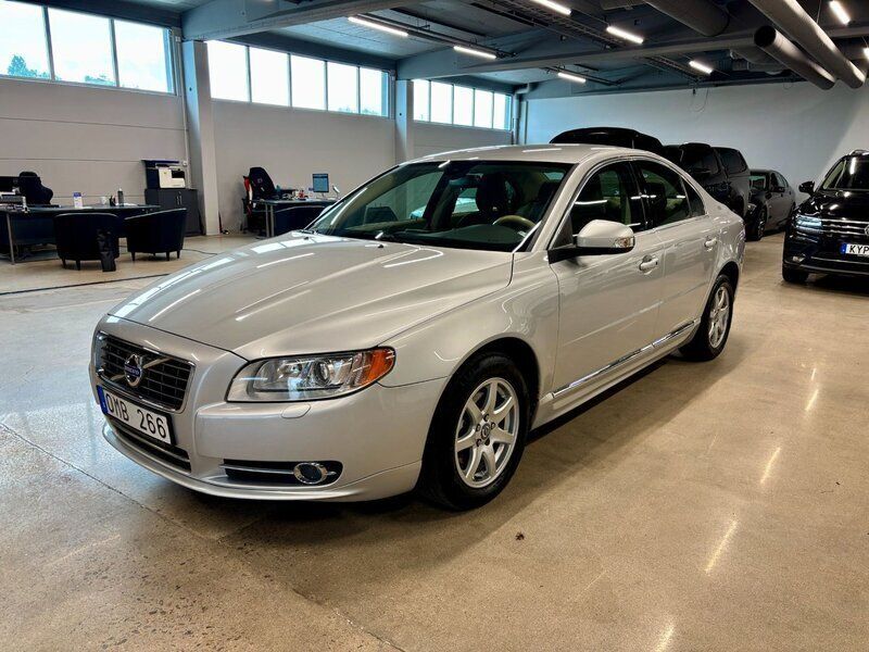 Ljusgrå Begagnad 2009 Volvo S80 Momentum Sedan | 69 900 kr (Lite dyr) - Bild 1/4