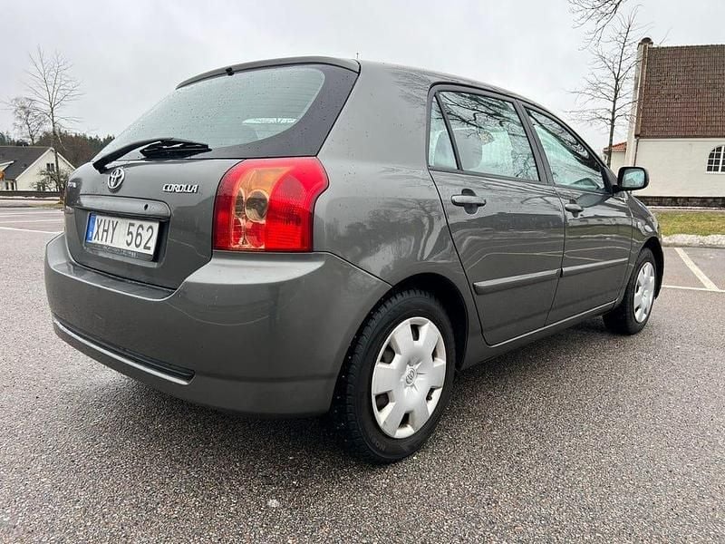 Begagnad Toyota Corolla 110 HK (80 kW) 2005