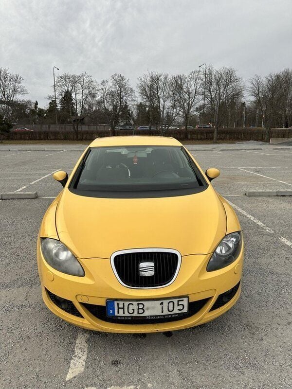 Gul Begagnad 2007 Seat Leon Halvkombi | 19 000 kr (Marknadspris) - Bild 1/4