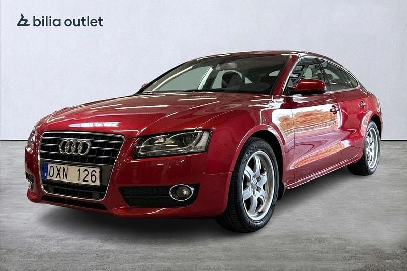 Röd Begagnad 2010 Audi A5 Sportback Comfort Halvkombi | 109 900 kr (Marknadspris) - Bild 1/3