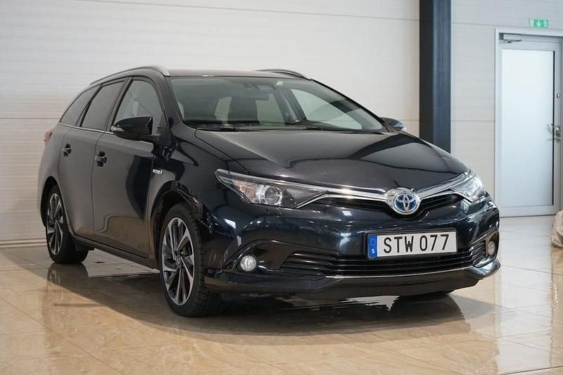 Begagnad Toyota Auris Touring Sports Active 136 HK (100 kW) 2016 Blå Kombi