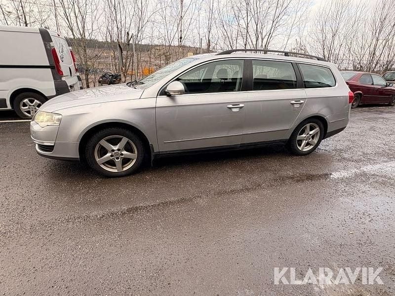 Silver Begagnad 2007 VW Passat Kombi | 1 000 kr (Superpris) - Bild 1/1