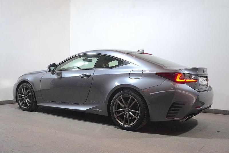 Begagnad Lexus RC300h Executive Line 223 HK (164 kW) 2017 Grå Sportkupé