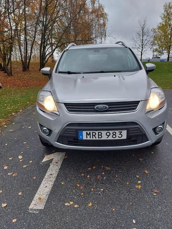 Silver Begagnad 2011 Ford Kuga SUV | 80 000 kr (Bra pris) - Bild 1/4