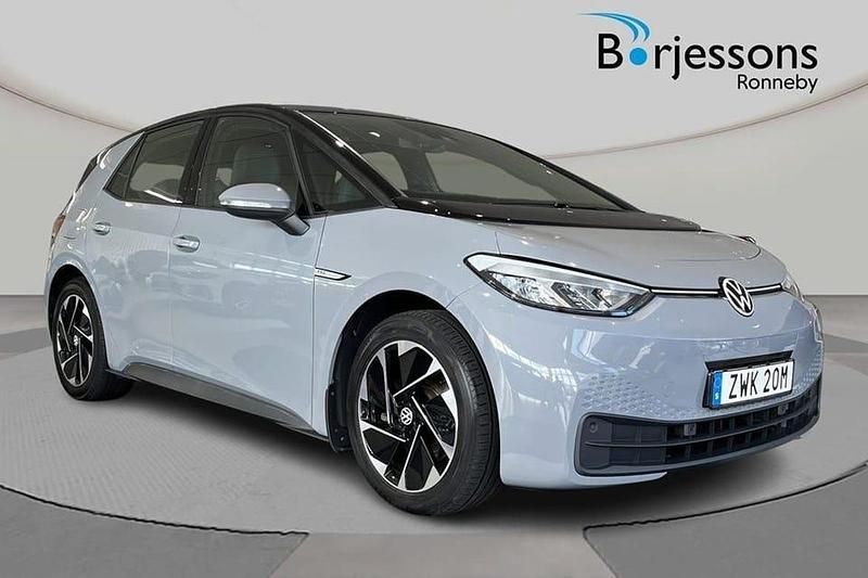Grå Begagnad 2022 VW ID.3 Pro Performance Halvkombi | 209 000 kr (Marknadspris) - Bild 1/4