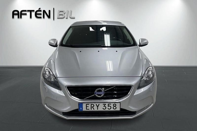 Begagnad Volvo V40 116 HK (85 kW) 2015 Silver Kombi