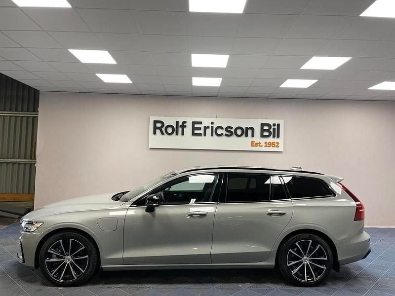 Begagnad Volvo V60 Plus 355 HK (261 kW) 2025 Grå Kombi