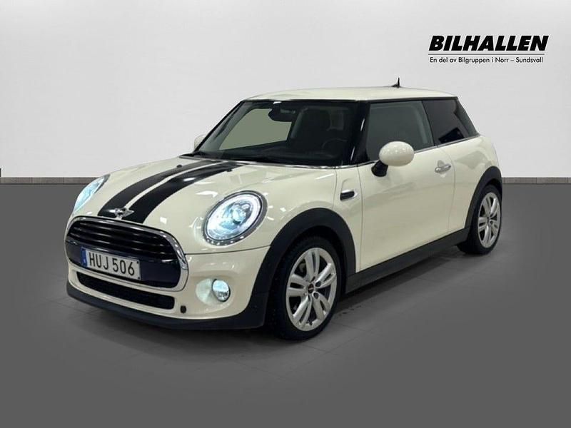 Vit Begagnad 2015 Mini Cooper Halvkombi | 139 900 kr (Marknadspris) - Bild 1/4