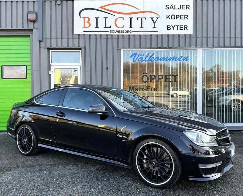 Begagnad Mercedes C63 AMG AMG 457 HK (336 kW) 2012 Svart Sportkupé