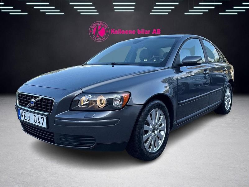 Grå Begagnad 2004 Volvo S40 Sedan | 38 900 kr (Lite dyr) - Bild 1/4