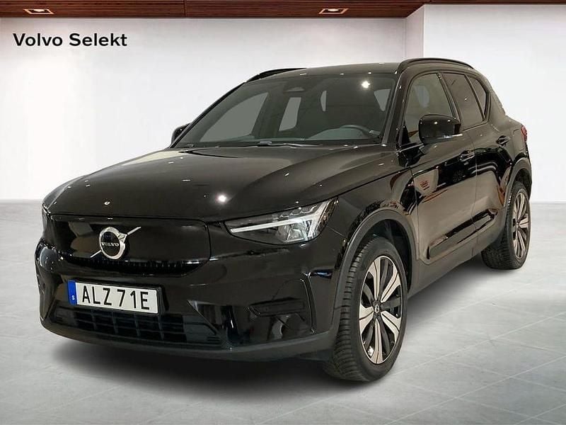 Svart Begagnad 2023 Volvo XC40 Core SUV | 319 000 kr - Bild 1/4