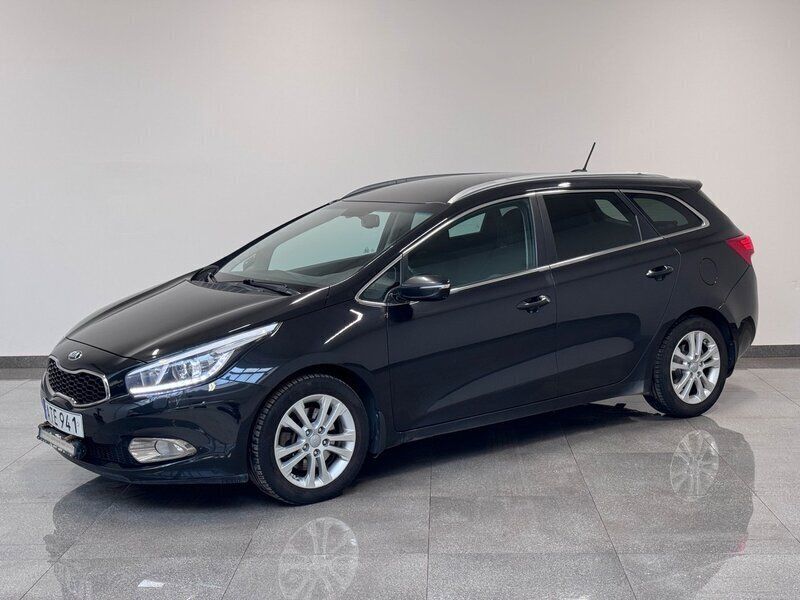 Svart Begagnad 2014 Kia Ceed Sportswagon Comfort Kombi | 64 900 kr (Marknadspris) - Bild 1/4