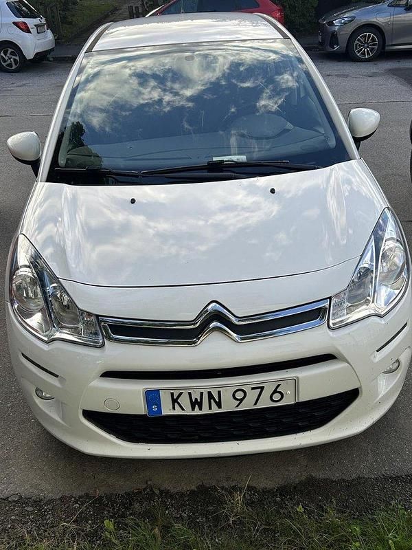 Vit Begagnad 2016 Citroën C3 Halvkombi | 55 000 kr (Marknadspris) - Bild 1/4