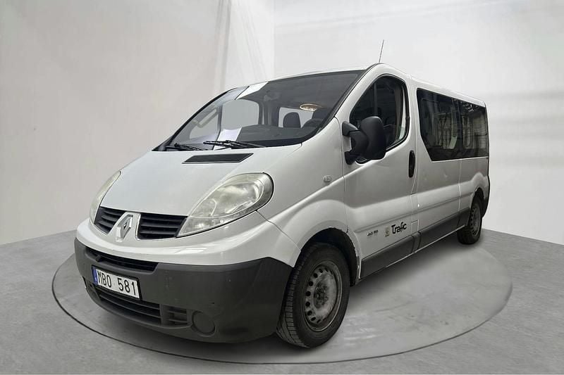 Vit Begagnad 2012 Renault Trafic Van | 50 000 kr (Marknadspris) - Bild 1/4