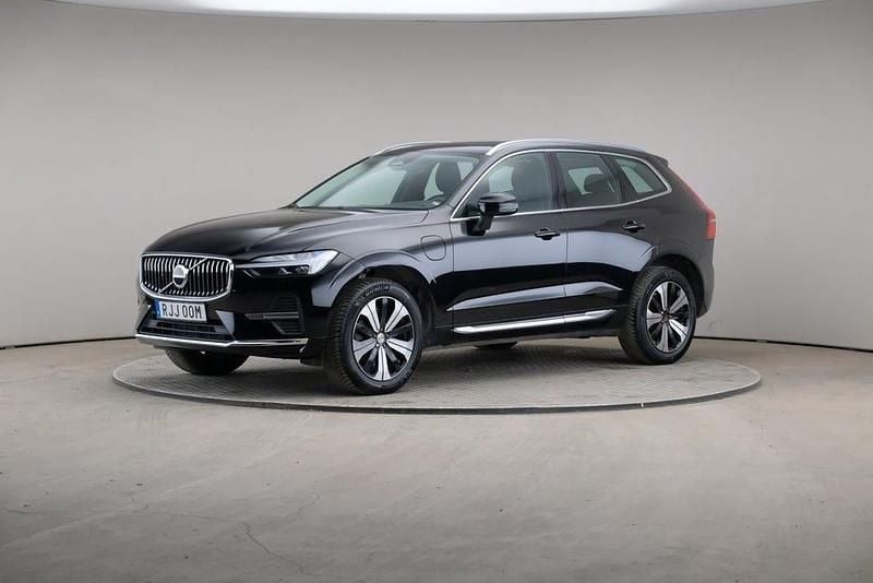 Begagnad Volvo XC60 Momentum 350 HK (257 kW) 2022 Black (solid) SUV