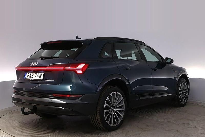Begagnad Audi e-tron Proline 300 kW (408 HK) 2019 Blå SUV