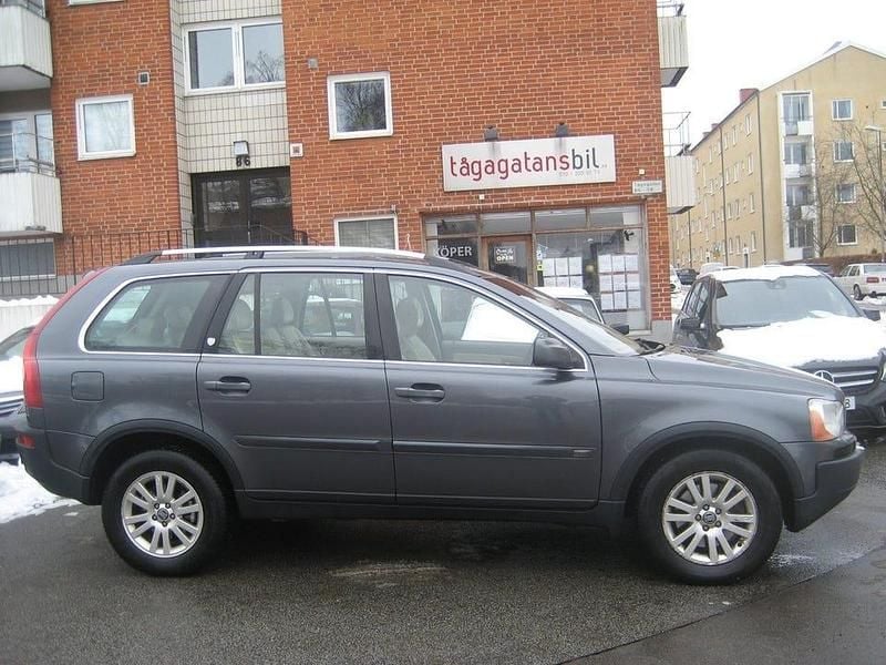 Begagnad Volvo XC90 Executive 272 HK (200 kW) 2005 Grå/antracit metallic SUV