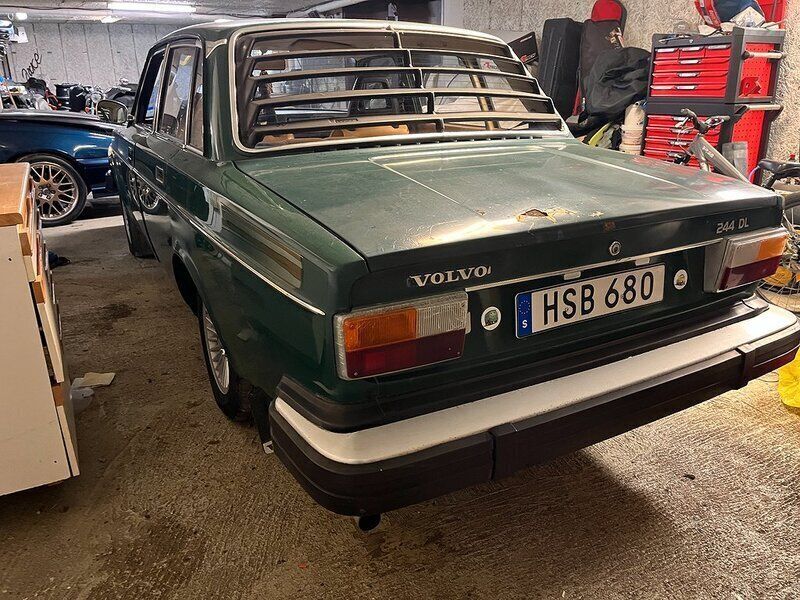 Begagnad Volvo 244 82 HK (60 kW) 1975 Sedan