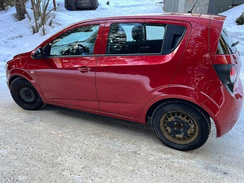 Begagnad Chevrolet Aveo 2012 Metallic