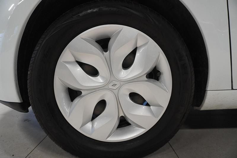 Begagnad Renault Zoe Life 67 kW (92 HK) 2018 Vit Halvkombi