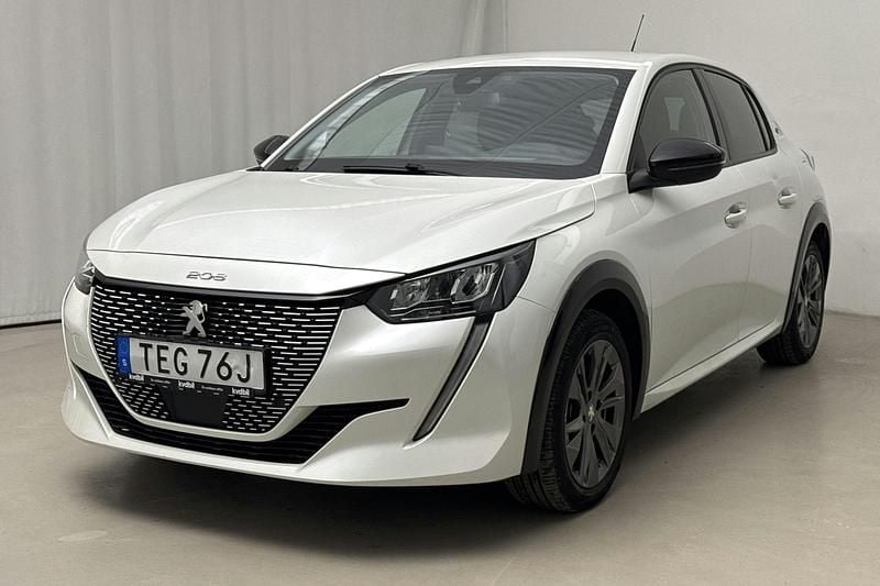 Vit Begagnad 2022 Peugeot e-208 Halvkombi | 150 000 kr (Bra pris) - Bild 1/4