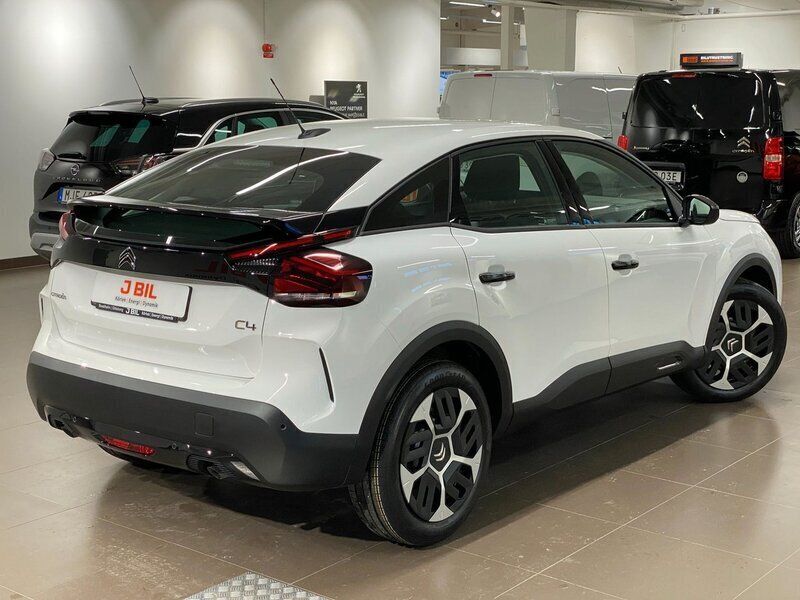 Ny Citroën Berlingo Business Class 130 HK (95 kW) 2025 Vit kaolin Minibuss