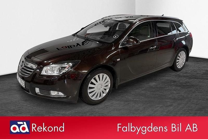 Begagnad Opel Insignia Cosmo 194 HK (142 kW) 2013 Brun Kombi