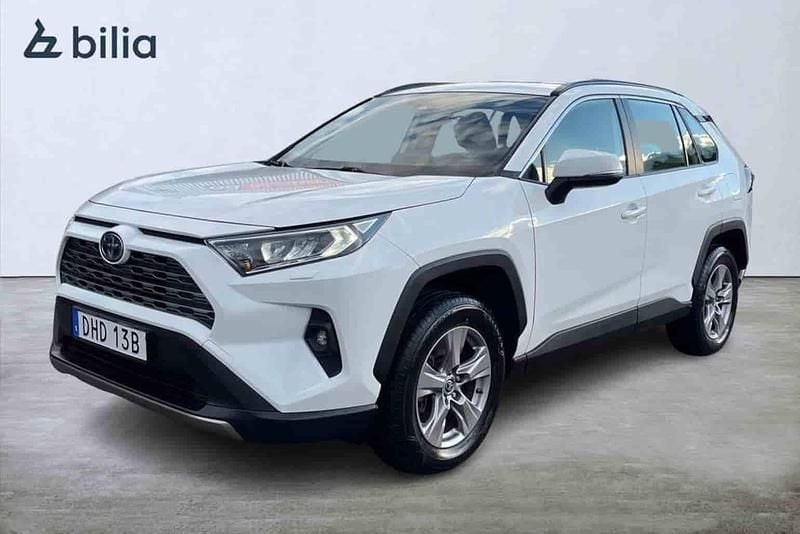 Vit Begagnad 2022 Toyota RAV4 Hybrid Active SUV | 364 900 kr (Marknadspris) - Bild 1/1