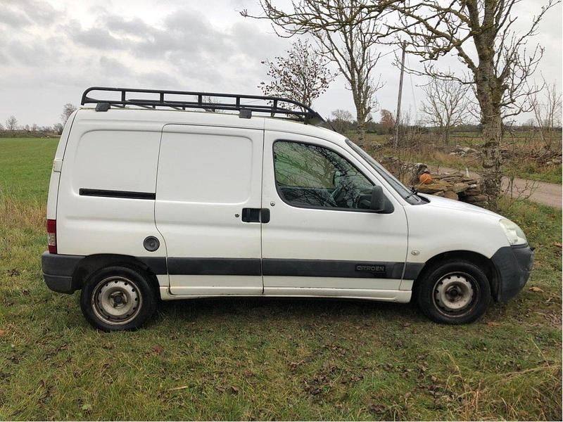 Vit Begagnad 2006 Citroën Berlingo Van | 15 000 kr (Marknadspris) - Bild 1/4