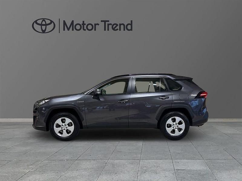 Begagnad Toyota RAV4 Hybrid Active 224 HK (164 kW) 2022 Grå SUV