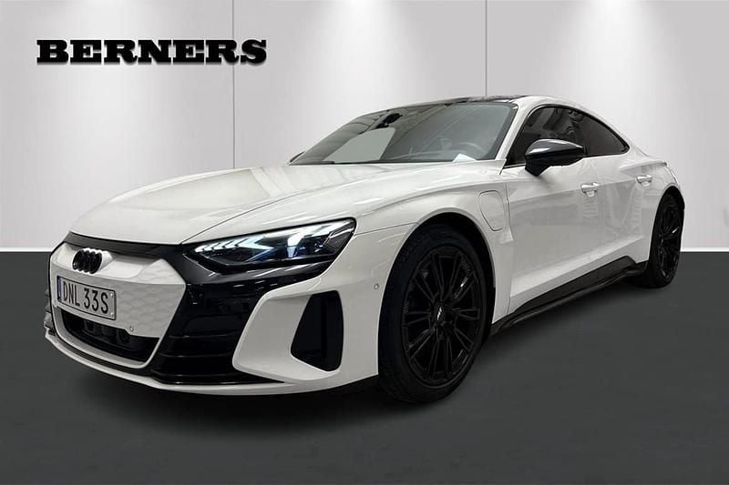 Vit Begagnad 2022 Audi e-tron GT quattro Design Sedan | 689 000 kr - Bild 1/4