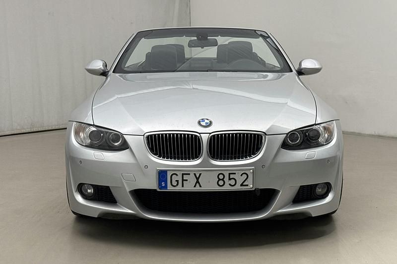 Begagnad BMW 325 M Sport 218 HK (160 kW) 2007 Ljusgrå Cab
