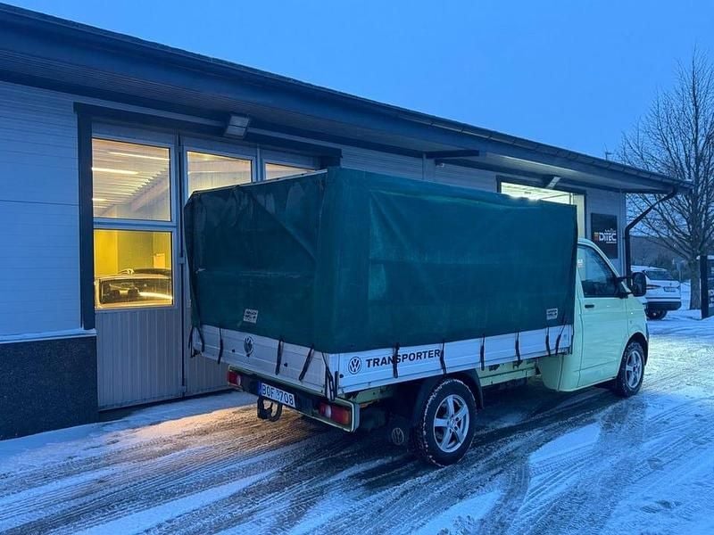 Begagnad VW T5 102 HK (75 kW) 2008 Grön Van