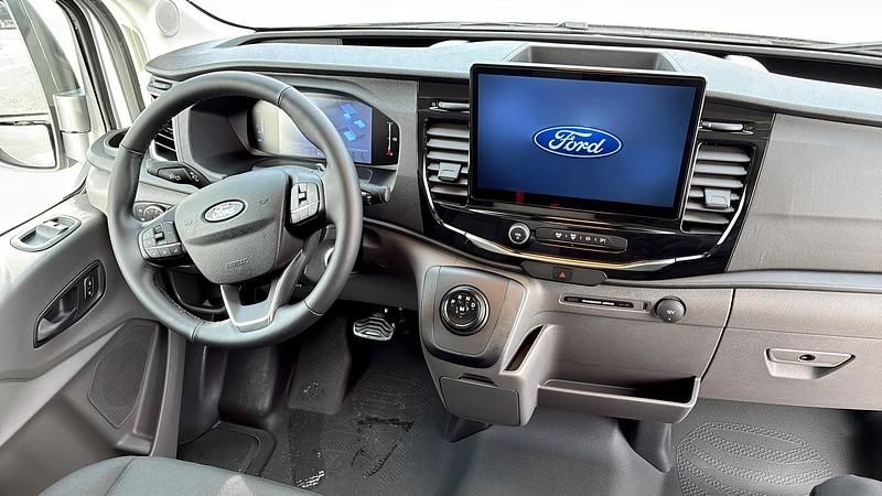 Begagnad Ford Transit Trend 165 HK (121 kW) 2026 Frozen white