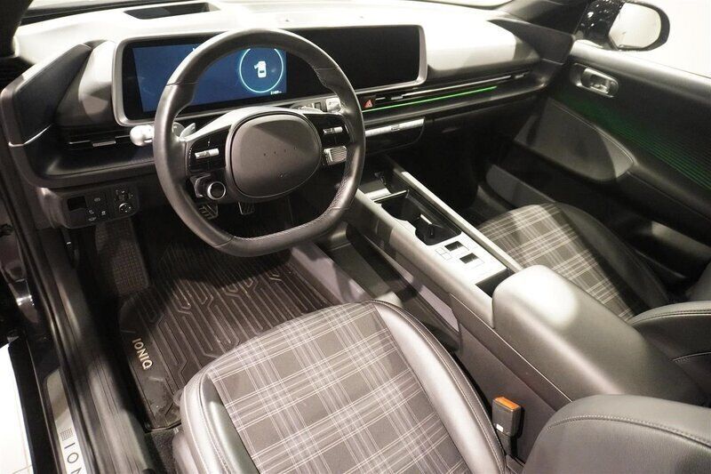 Begagnad Hyundai Ioniq 6 Edition 239 kW (325 HK) 2023 Blå (biophillic blue (pearl)) Sedan