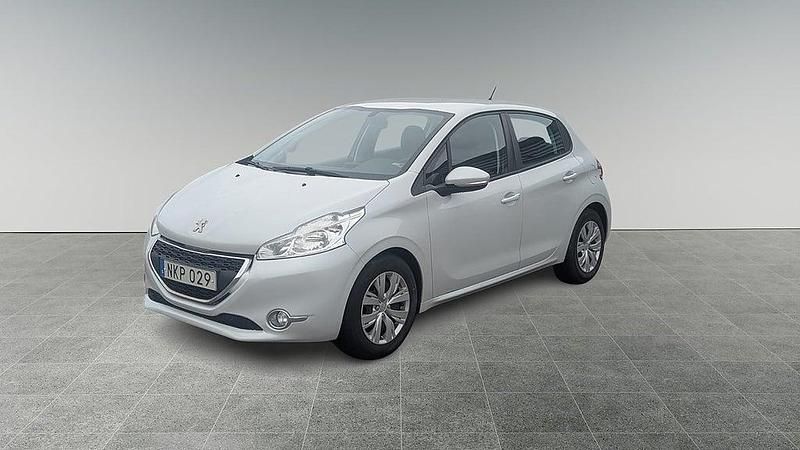 Begagnad Peugeot 208 83 HK (61 kW) 2014 Vit Halvkombi