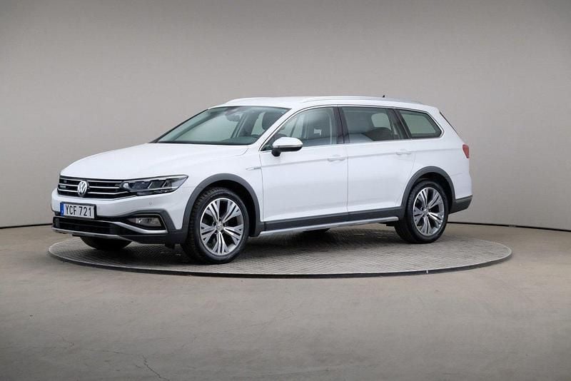 Vit Begagnad 2020 VW Passat Alltrack GT Kombi | 239 000 kr (Bra pris) - Bild 1/4