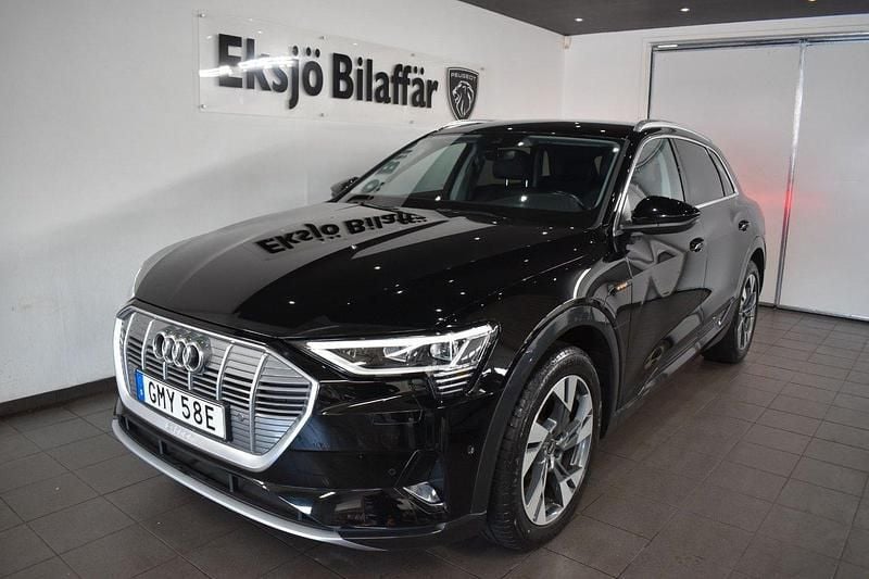 Svart Begagnad 2022 Audi e-tron Business SUV | 399 500 kr (Superpris) - Bild 1/4
