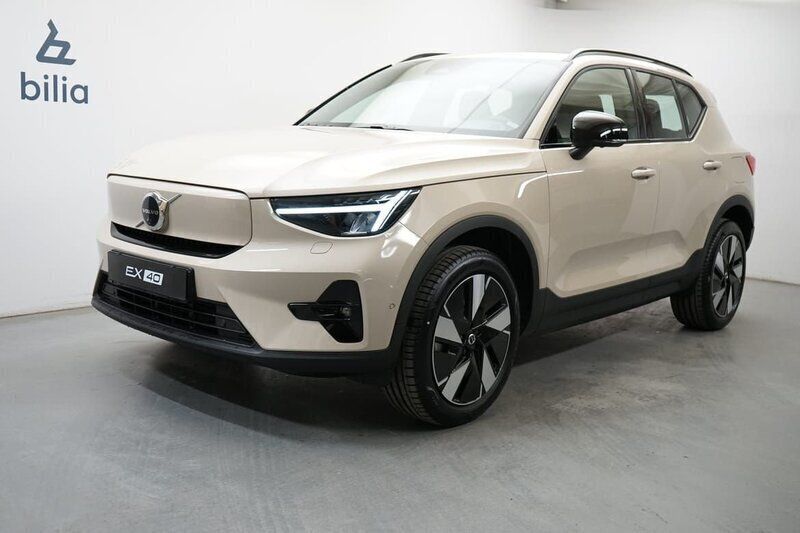 Ljusbrun (brun) Ny 2024 Volvo EX40 Plus SUV | 579 900 kr (Lite dyr) - Bild 1/4